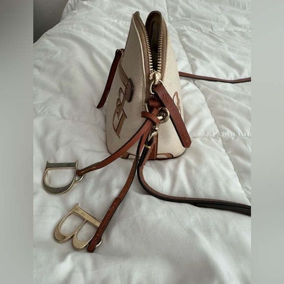 Dooney & Bourke crossbody monogram dome purse - Picture 6 of 11